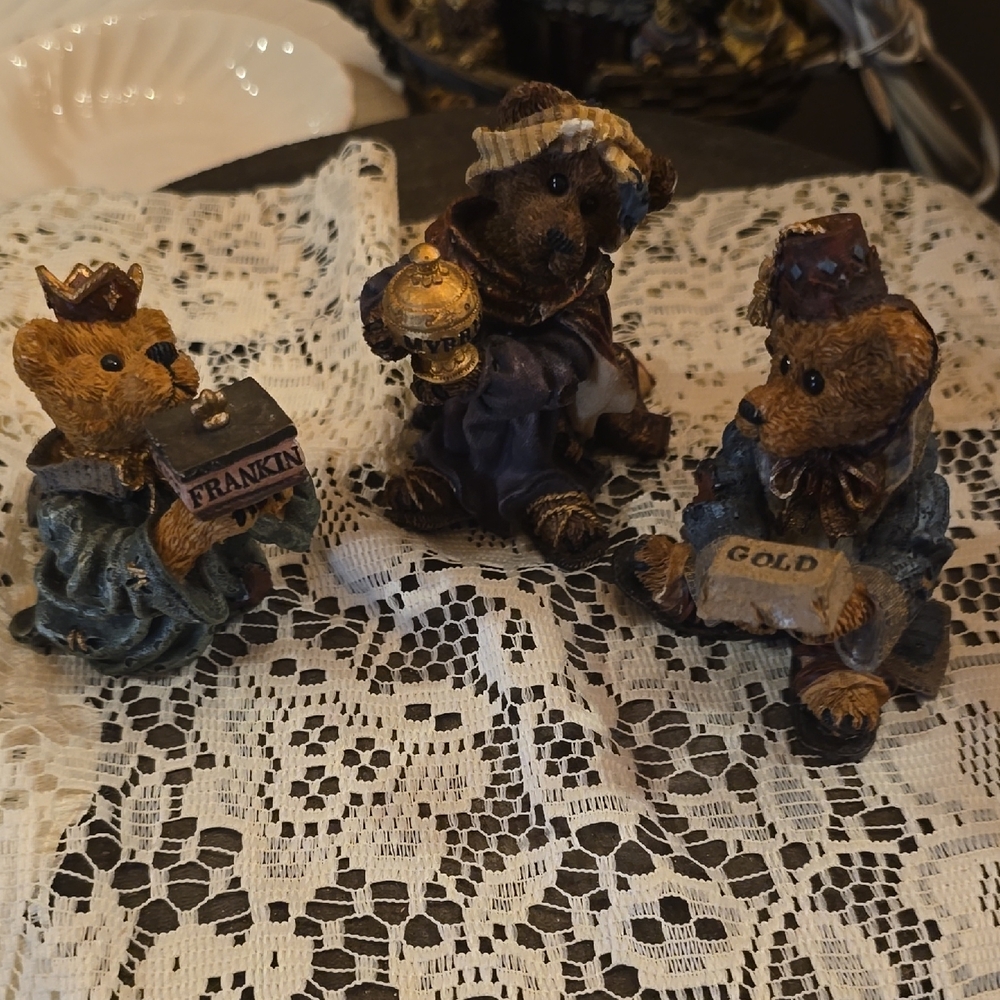 Set of Three Boyds  Bear Figurines with Gold Accents Nativity 3 Kings